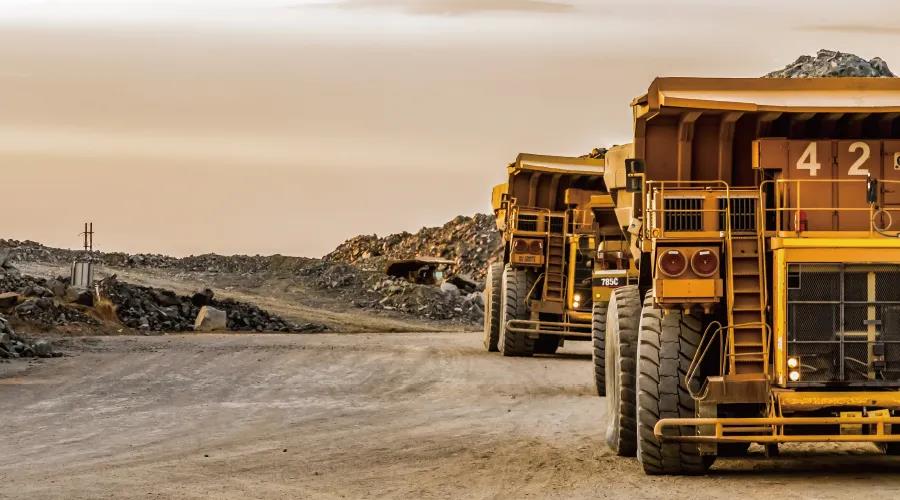 采礦車2.jpg 采礦車2.jpg